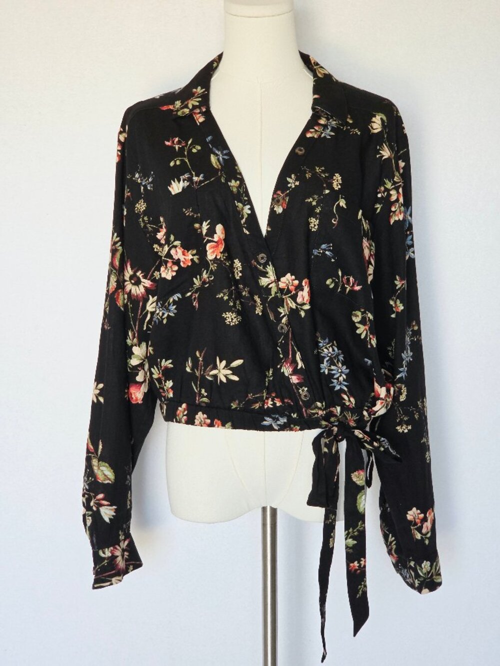 Pilcro Anthropologie Floral Linen Blend Cropped Waist-Tie Blouse Long Sleeve